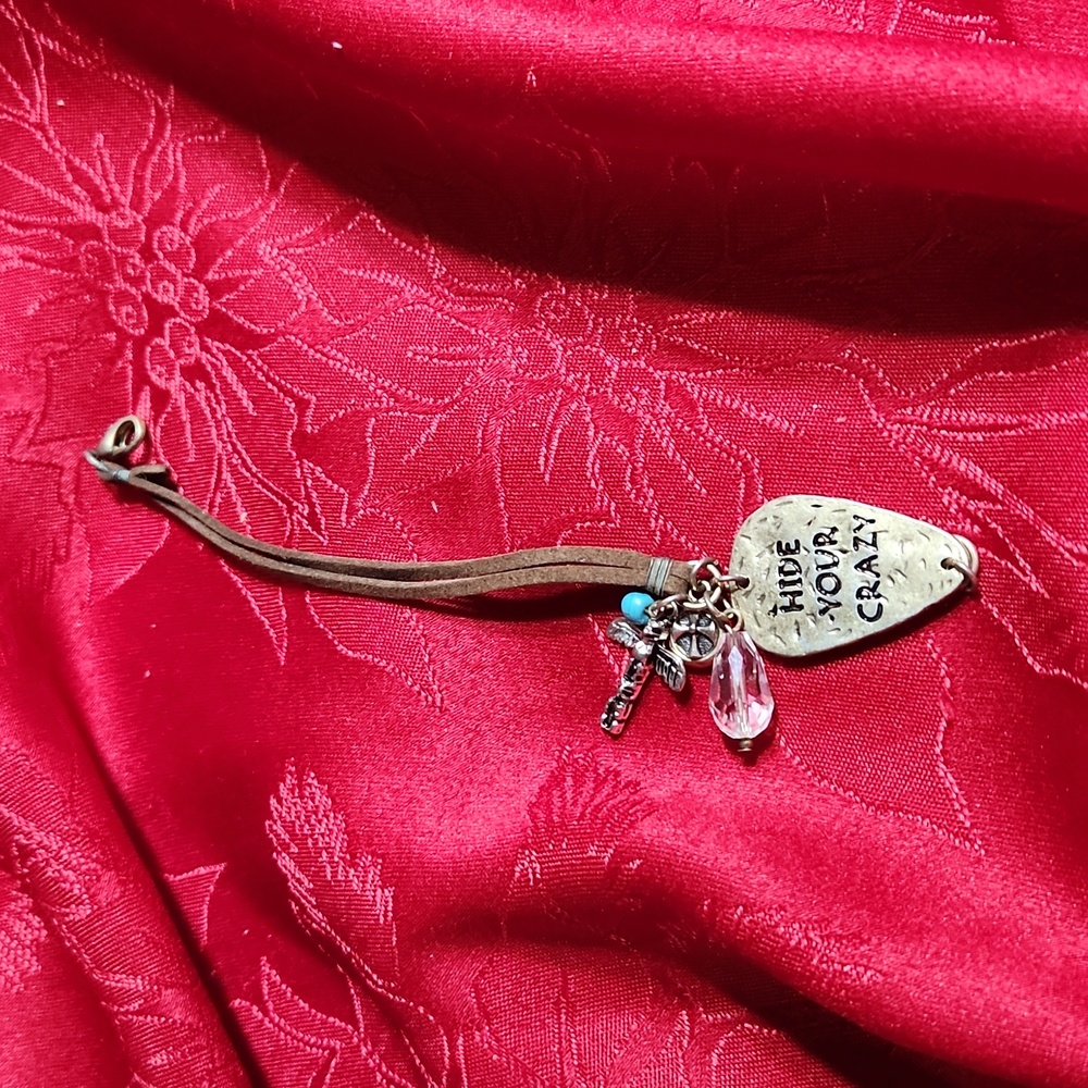 HIDE YOUR CRAZY BRACLET WITH CHARMS
